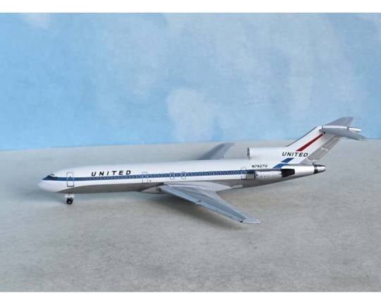 1:400 AeroClassics United Airlines Boeing 727-200 N7627U - Final Approach Collectibles