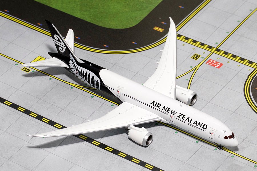 1:400 Gemini Jets Air New Zealand Boeing 787 - 9 ZK - NZF - Final Approach Collectibles