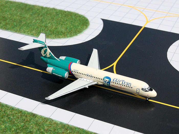 1:400 Gemini Jets AirTran Airways Boeing 717 - 200 N933AT Elton John Livery - Final Approach Collectibles