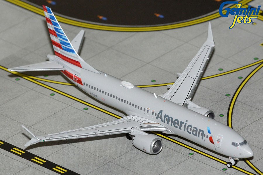 1:400 Gemini Jets American Airlines Boeing 737 MAX 8 N326RP - Final Approach Collectibles