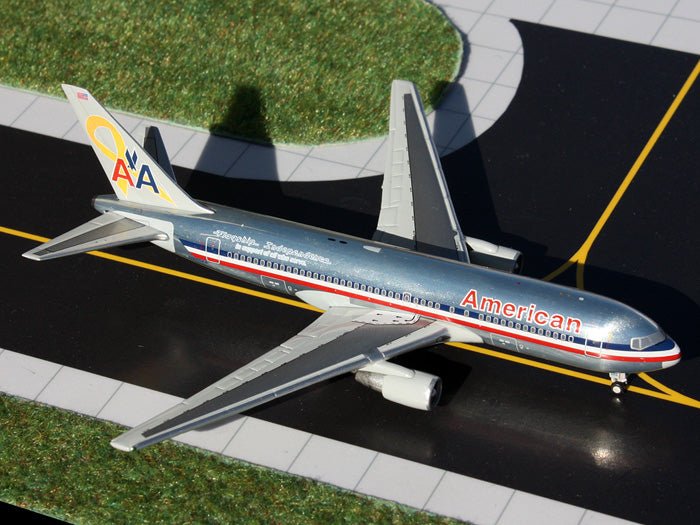 1:400 Gemini Jets American Airlines Boeing 767 - 200 N320AA Veterans Livery - Final Approach Collectibles