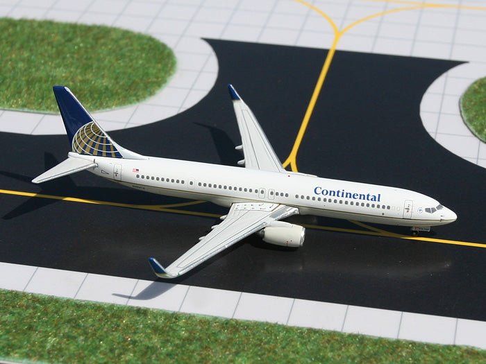 1:400 Gemini Jets Continental Airlines Boeing 737-900 N39416 - Final Approach Collectibles
