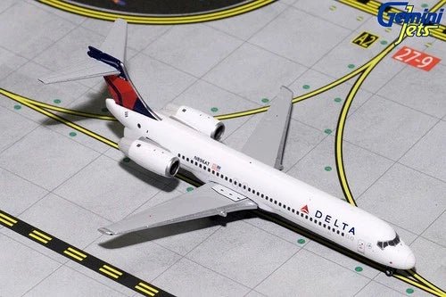 1:400 Gemini Jets Delta Air Lines Boeing 717 N896AT - Final Approach Collectibles