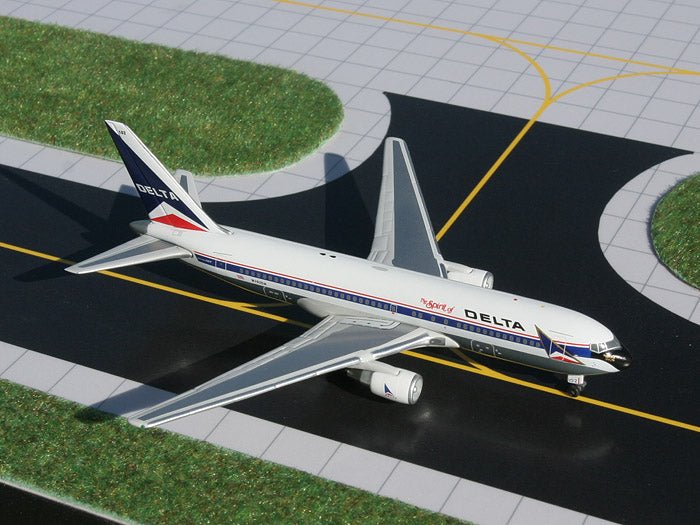 1:400 Gemini Jets Delta Air Lines Boeing 767 - 200 N102DA Spirit of Delta Livery - Final Approach Collectibles