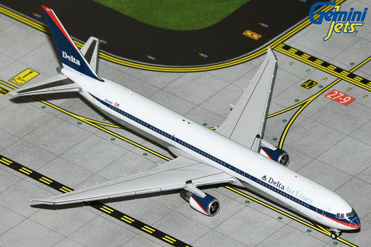 1:400 Gemini Jets Delta Air Lines Boeing 767 - 400ER N826MH - Final Approach Collectibles