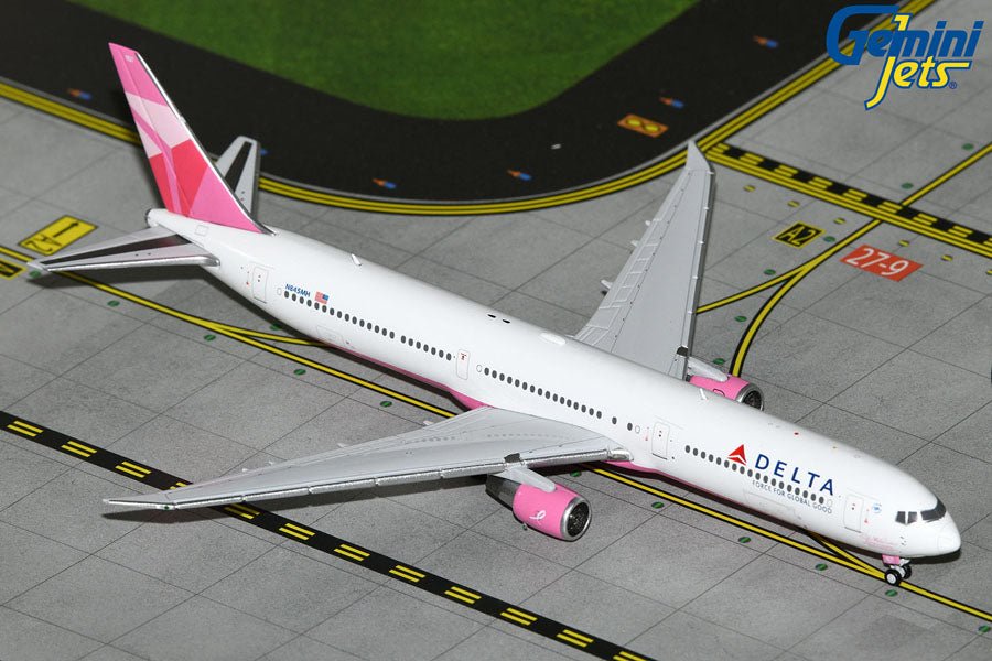 1:400 Gemini Jets Delta Air Lines Boeing 767-400ER N845MH Old Breast Cancer Livery - Final Approach Collectibles