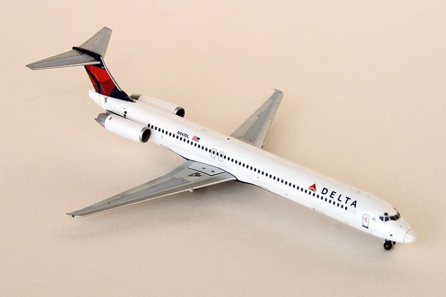 1:400 Gemini Jets Delta Air Lines McDonnell - Douglas MD - 88 N947DL - Final Approach Collectibles