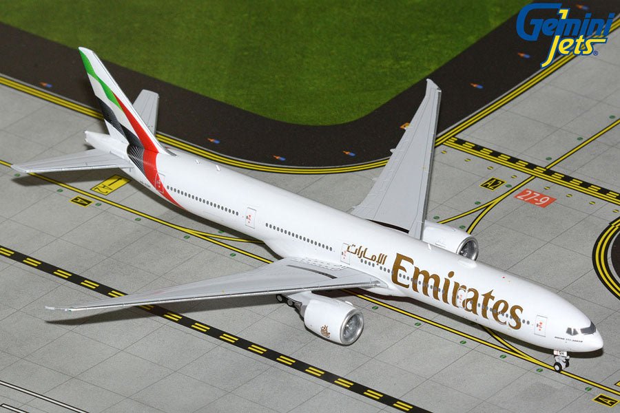 1:400 Gemini Jets Emirates Boeing 777 - 300ER A6 - EQH - Final Approach Collectibles