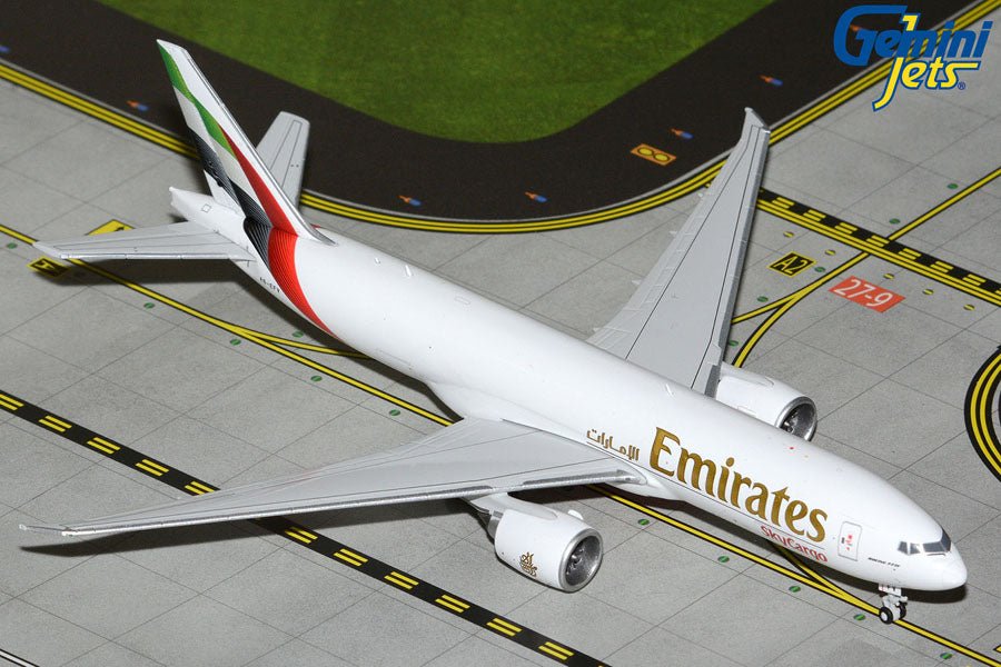 1:400 Gemini Jets Emirates SkyCargo Boeing 777 - 200LRF A6 - EFV - Final Approach Collectibles