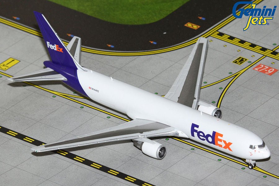 1:400 Gemini Jets FedEx Boeing 767-300F N144FE - Final Approach Collectibles