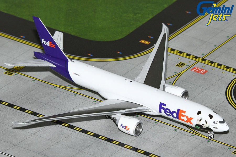 1:400 Gemini Jets FedEx Boeing 777F N866FE Panda Livery - Final Approach Collectibles