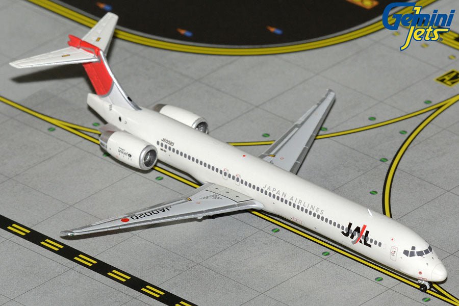 1:400 Gemini Jets McDonnell - Douglas Japan Air Lines MD - 90 JA002D - Final Approach Collectibles