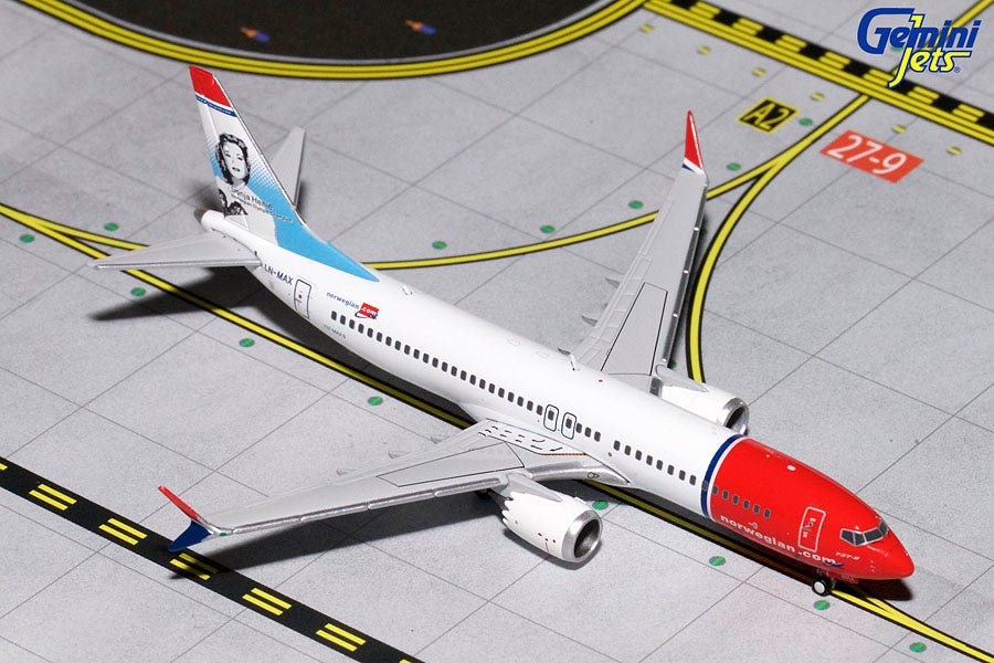 1:400 Gemini Jets Norwegian Boeing 737 MAX 8 LN - MAX - Final Approach Collectibles