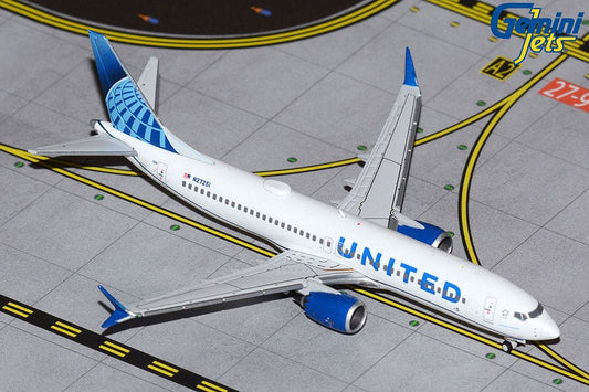 1:400 Gemini Jets United Airlines Boeing 737 MAX 8 N27251 - Final Approach Collectibles