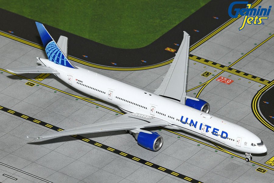 1:400 Gemini Jets United Airlines Boeing 777 - 300ER N2352U - Final Approach Collectibles