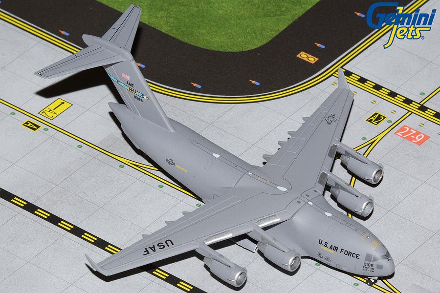 1:400 Gemini Jets USAF Boeing C-17 Globemaster III 10186 Dover AFB - Final Approach Collectibles