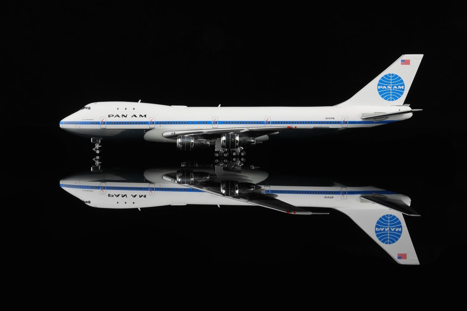 1:400 HX Models Pan - Am Boeing 747 - 100 N747PA "Jet Clipper American" Flaps Down - Final Approach Collectibles