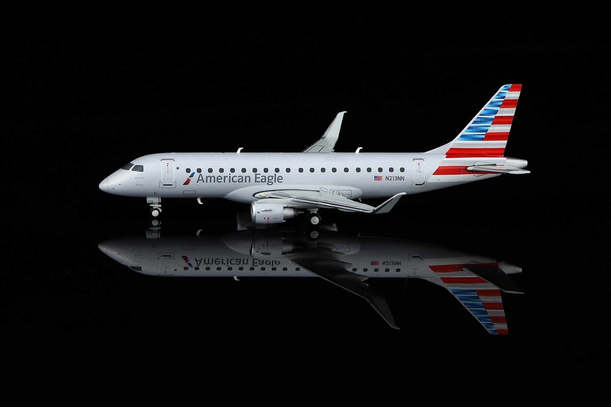 1:400 Legacy Jets American Eagle Embraer 175 N213NN – Final
