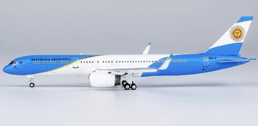 1:400 NG Models Argentina - Air Force B757 - 200 ARG - 01 - Final Approach Collectibles