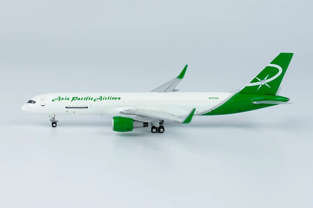 1:400 NG Models Asia Pacific Airlines Boeing 757 - 200SF N757QM - Final Approach Collectibles