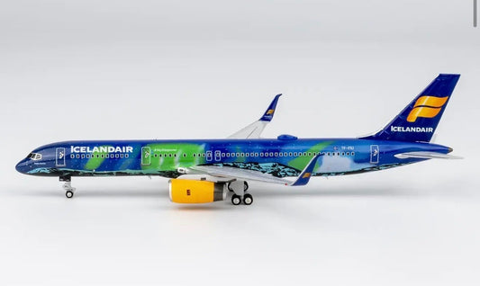 1:400 NG Models Icelandair 757-200 TF-FIU Aurora Livery - Final Approach Collectibles