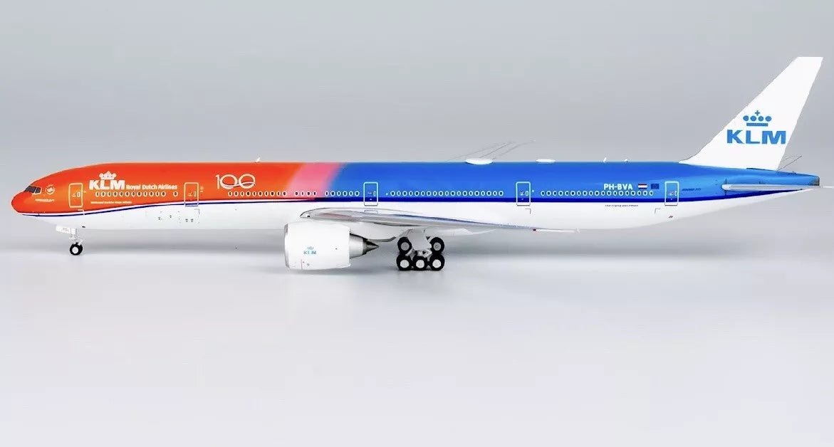 1:400 NG Models KLM Royal Dutch Airlines Boeing 777 - 300ER PH - BVA Orange 100 - Final Approach Collectibles
