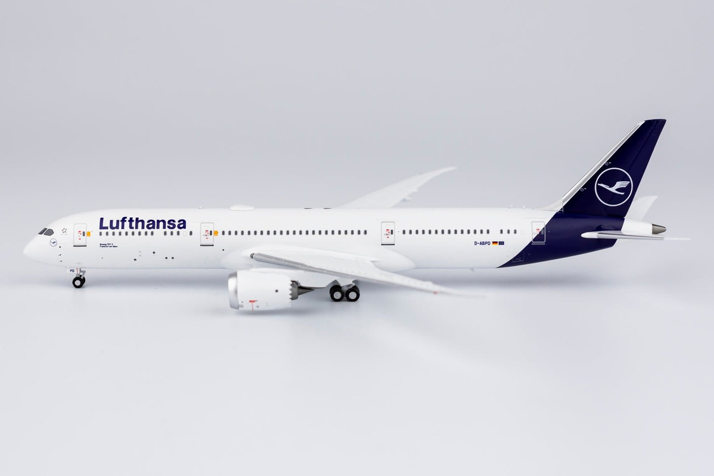 1:400 NG Models Lufthansa Boeing 787 - 9 D - ABPD - Final Approach Collectibles