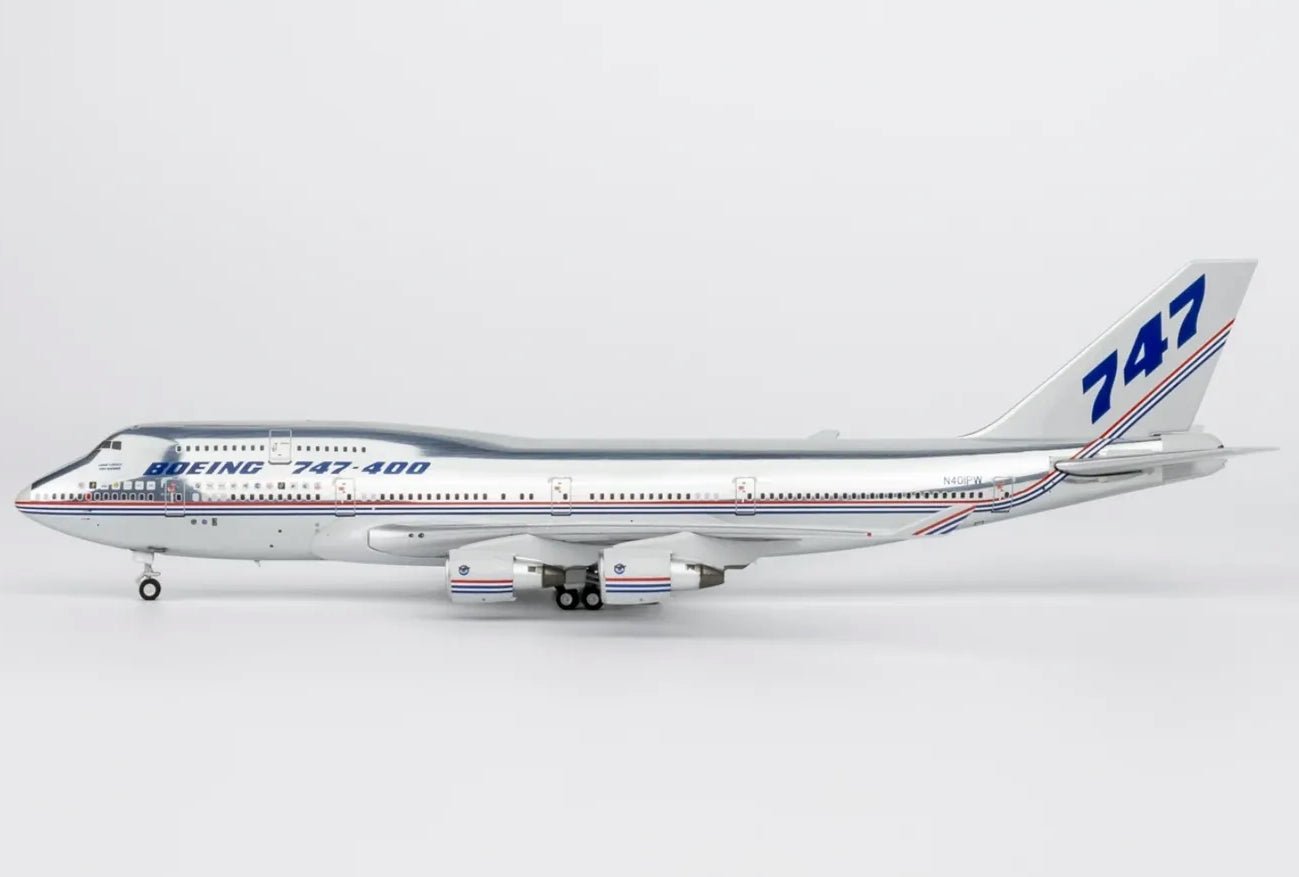 1:400 NG Models The Boeing Company Boeing 747 - 400 N401PW House Colors Ultimate - Final Approach Collectibles