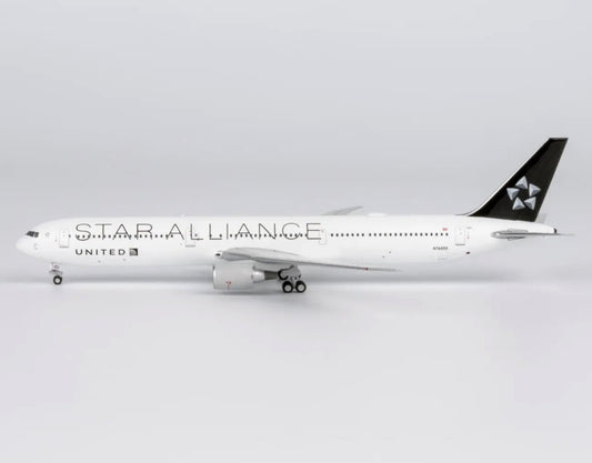1:400 NG Models United Airlines Boeing 767 - 400 N76055 Star Alliance Livery - Final Approach Collectibles
