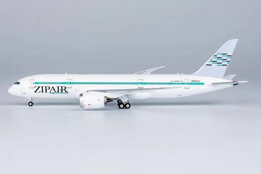 1:400 NG Models ZIPAIR Boeing 787 - 8 JA825J - Final Approach Collectibles