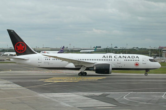 1:400 Phoenix Models Air Canada Boeing 787 - 8 C - GHPY - Final Approach Collectibles