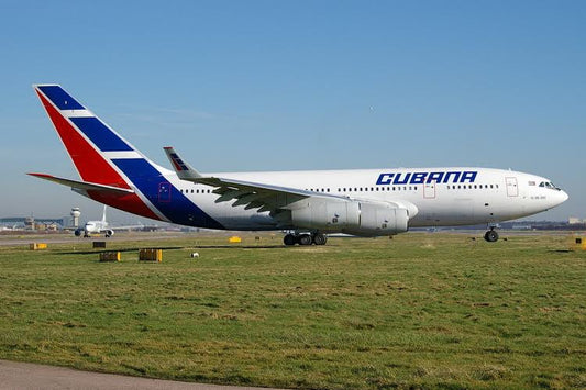 1:400 Phoenix Models Cubana IL - 96 - 300 CU - T1254 - Final Approach Collectibles