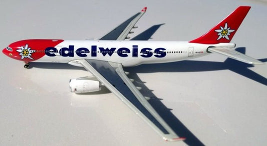 1:400 Phoenix Models Edelweiss Airbus A330 - 200 HB - IQZ - Final Approach Collectibles