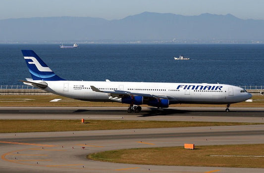 1:400 Phoenix Models Finnair Airbus A340 - 300 OH - LQB - Final Approach Collectibles