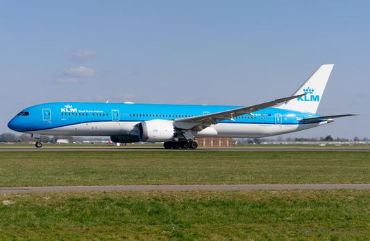 1:400 Phoenix Models KLM Boeing 787 - 9 Dreamliner PH - BHF - Final Approach Collectibles