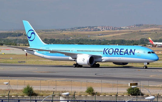 1:400 Phoenix Models Korean Air Boeing 787 - 9 HL8081 New Livery - Final Approach Collectibles