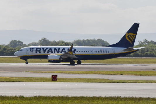 1:400 Phoenix Models Ryanair Boeing 737 MAX 8 EI - IKY - Final Approach Collectibles