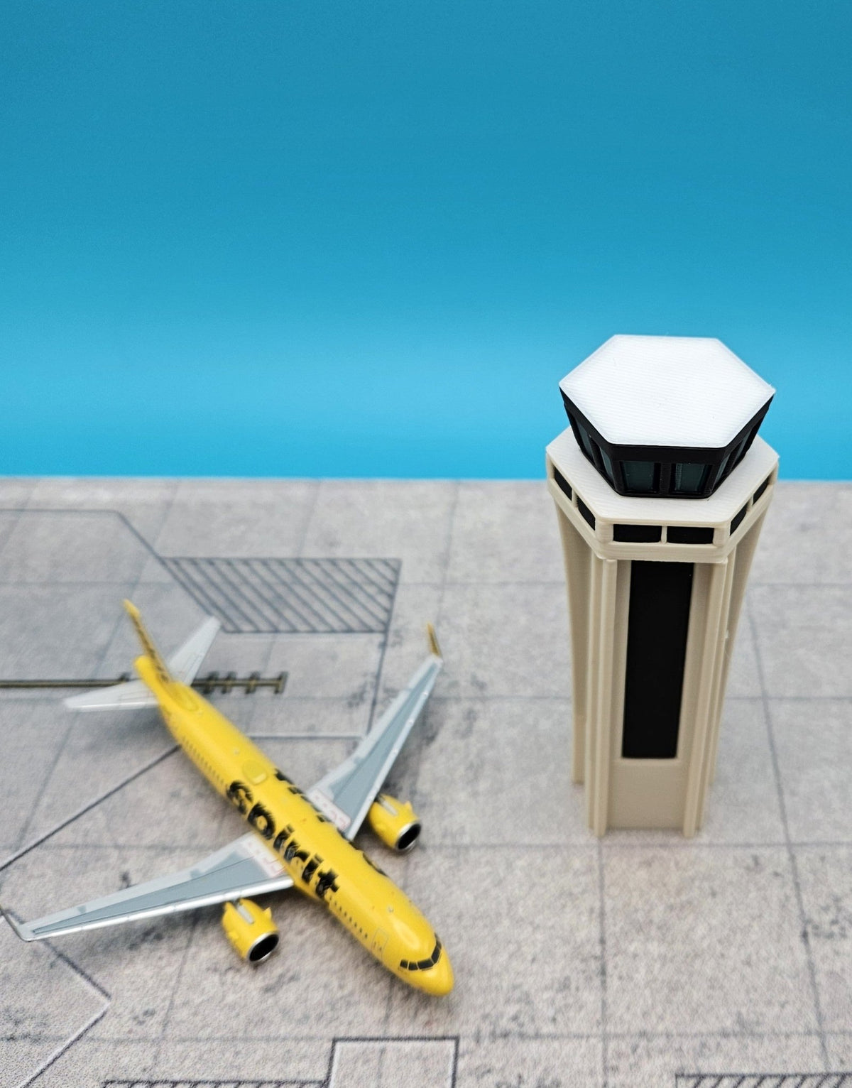 1:400 Scale 3D Printed Maxwell Air Force Base ATC Tower Model (MXF) - Final Approach Collectibles