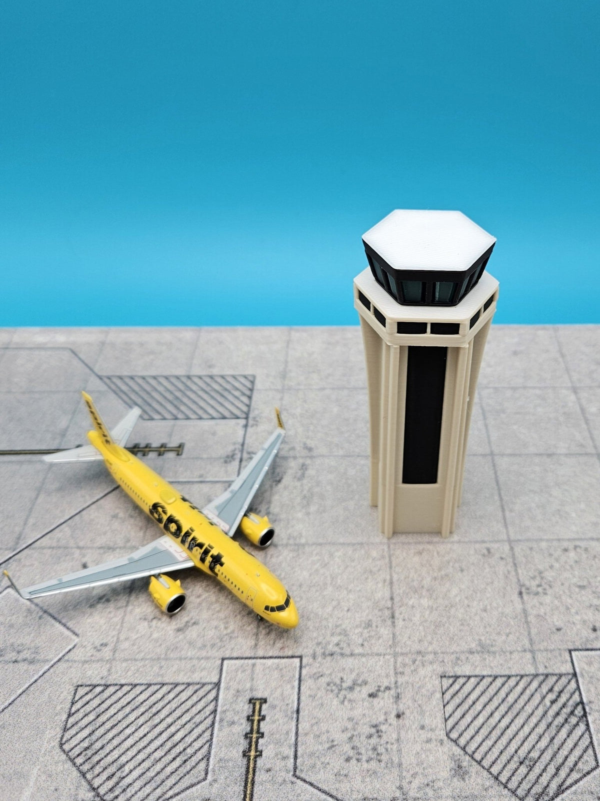 1:400 Scale 3D Printed Maxwell Air Force Base ATC Tower Model (MXF) - Final Approach Collectibles