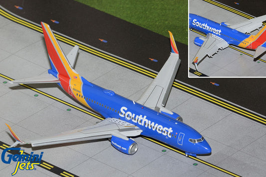 1:200 Gemini Jets Southwest Airlines Boeing 737-700 (S) N943WN Flaps Down