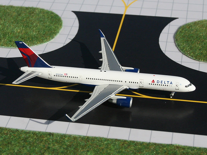 1:400 Gemini Jets Delta Air Lines Boeing 757-200 N703TW