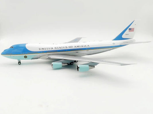 InFlight 200 USAF Air Force One VC - 25A 29000 with Key Chain - Final Approach Collectibles
