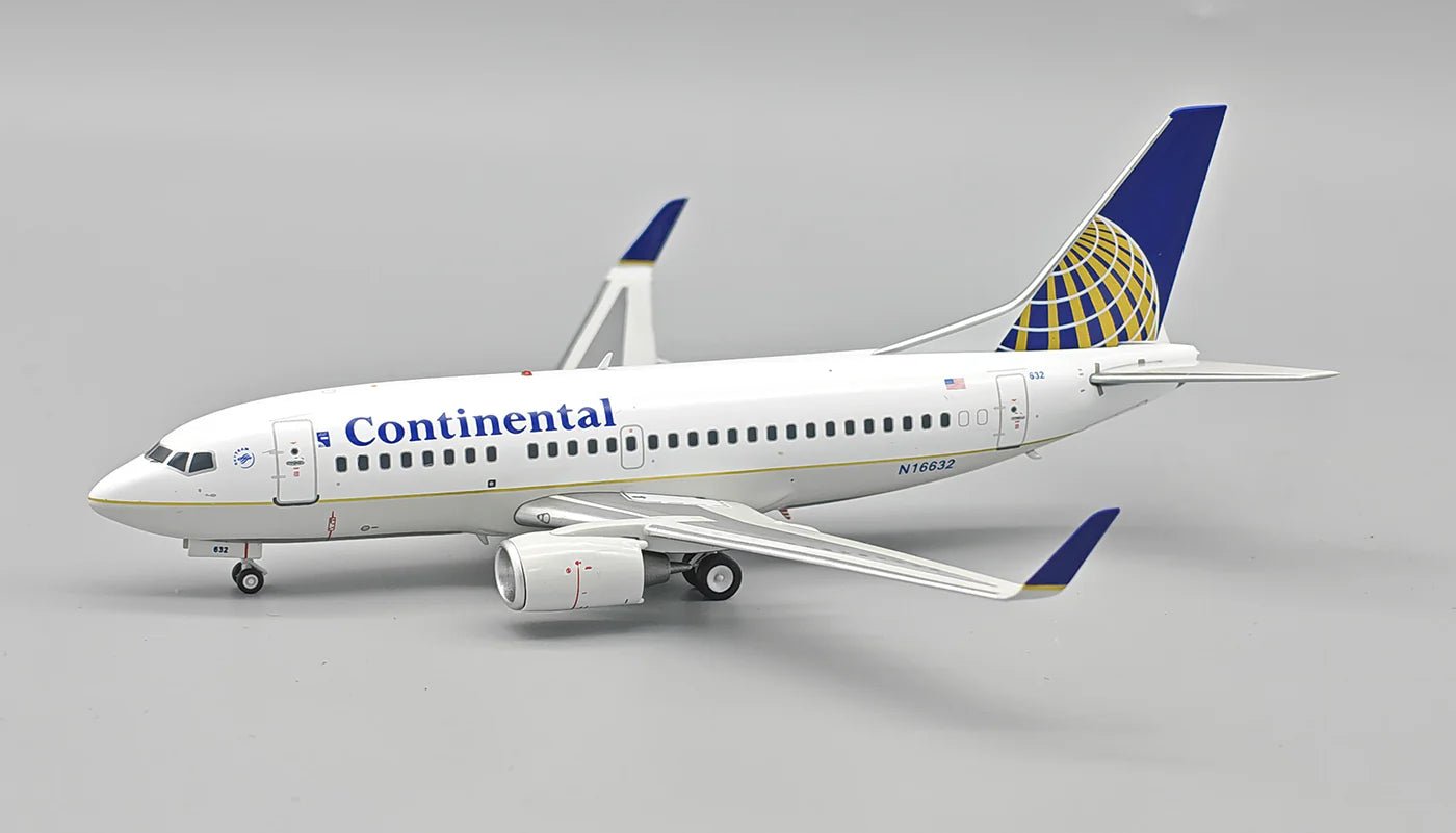 InFlight200 Continental Airlines Boeing 737 - 524 N16632 - Final Approach Collectibles