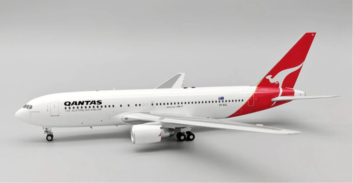 InFlight200 Qantas Boeing 767 - 238/ER VH - EAJ - Final Approach Collectibles
