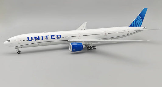 InFlight200 United Airlines 777 - 300ER N2551U - Final Approach Collectibles