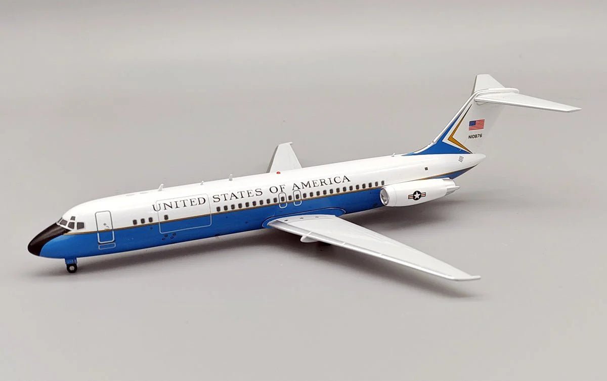 InFlight200 USAF C-9A Nightingale (DC-9-32CF) 71-0876 - Final Approach Collectibles