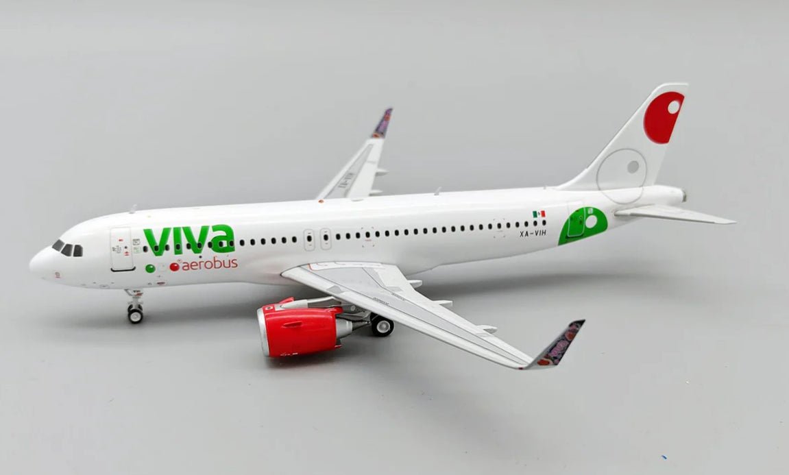 InFlight200 VivaAerobus Airbus A320 - 271N XA - VIH - Final Approach Collectibles